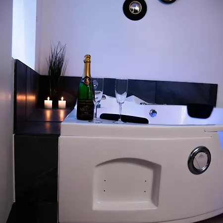 Apartment Romantique Jacuzzi *