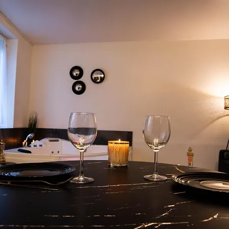 Apartment Romantique Jacuzzi Moulins (Allier)