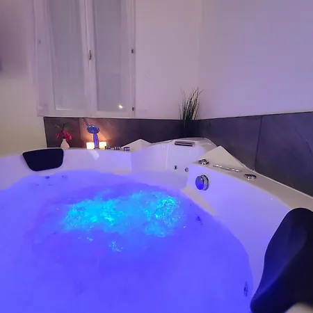 Apartment Romantique Jacuzzi Moulins (Allier)