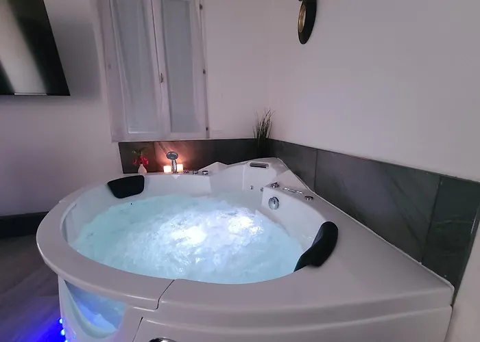 Romantique 2 Pieces - Balneo Privatif * Moulins (Allier)